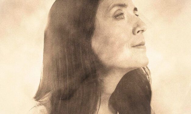 María Parra lanza su nuevo single «Semilla de Otoño»